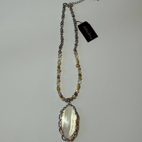Cookie Lee Gen Pearl & Mother Of Pearl Leaf Pendant Necklace - Picture 2 of 9